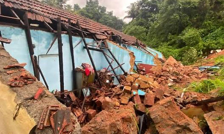 ನಾಗುರಿ ದುರಂತ: ನಮ್ಮೊಂದಿಗೆ ಮಲಗಿದ್ದರೆ ಮಕ್ಕಳು ಉಳಿಯುತ್ತಿದ್ದರು: ತಾಯಿ ಕಣ್ಣೀರು