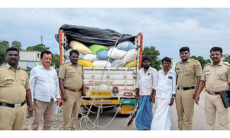 Siruguppa: ಅಧಿಕಾರಿಗಳಿಂದ ಪಡಿತರ ಅಕ್ಕಿ ವಶ