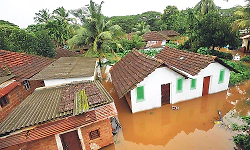 Nethravathi river level rises in Bantwal; 15 families shifted as low-lying areas flood