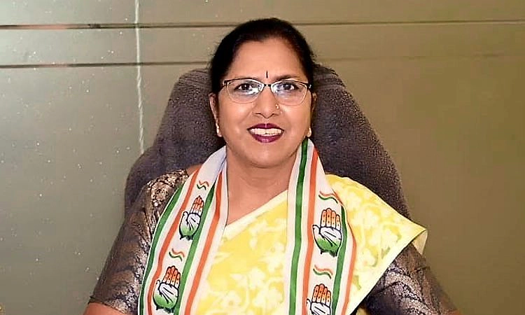 ಇನ್ನೂ ಪರಿಷತ್‌ ಸದಸ್ಯೆಯಾಗಿ ಪ್ರಮಾಣವಚನ ಸ್ವೀಕರಿಸದ ಗಾಯತ್ರಿ ಶಾಂತೇಗೌಡಗೆ ಸಚಿವ ಸ್ಥಾನ