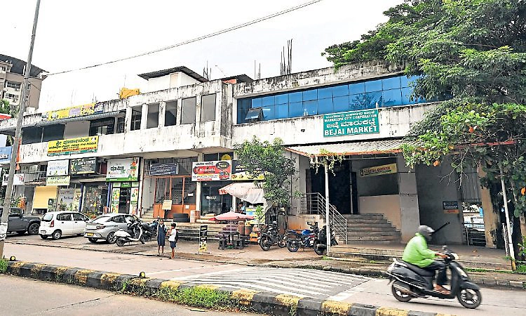 ಹೊರಗಡೆ ಸುಸಜ್ಜಿತ, ಒಳಗೆ ಅವ್ಯವಸ್ಥೆ – ಗ್ರಾಹಕರನ್ನು ಸೆಳೆಯದ ಬಿಜೈ ಮಾರುಕಟ್ಟೆ