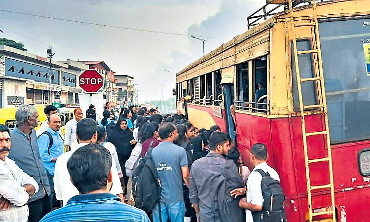 Kasaragod: ಒಂದೇ ಬಸ್ಸಲ್ಲಿ 140 ಜನ ಪ್ರಯಾಣ!