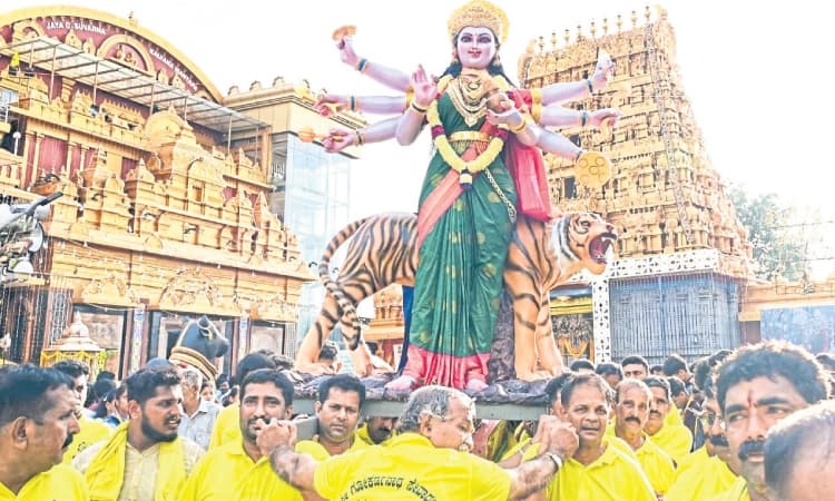 ಮನಸೂರೆಗೊಂಡ ಮಂಗಳೂರು ದಸರಾ