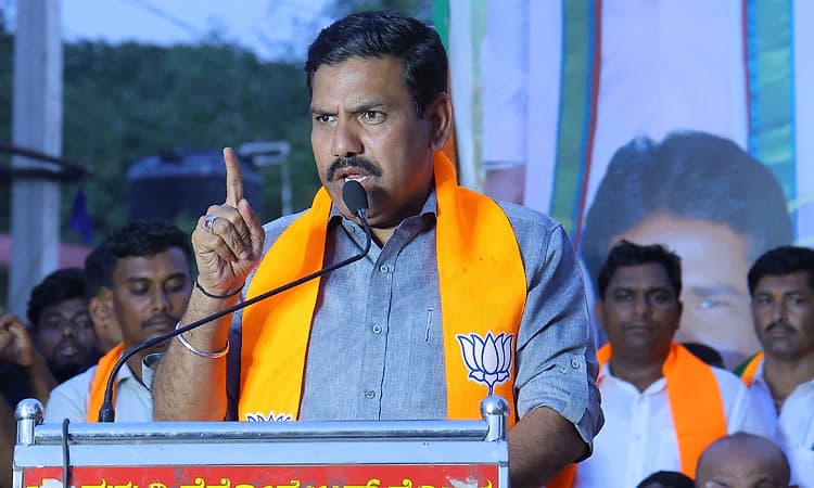 ಸಚಿವ ಪ್ರಿಯಾಂಕ್‌ ಖರ್ಗೆ ಮೊದಲು ಇಲಾಖೆ ನೋಡಿಕೊಳ್ಳಲಿ: ಬಿ.ವೈ.ವಿಜಯೇಂದ್ರ