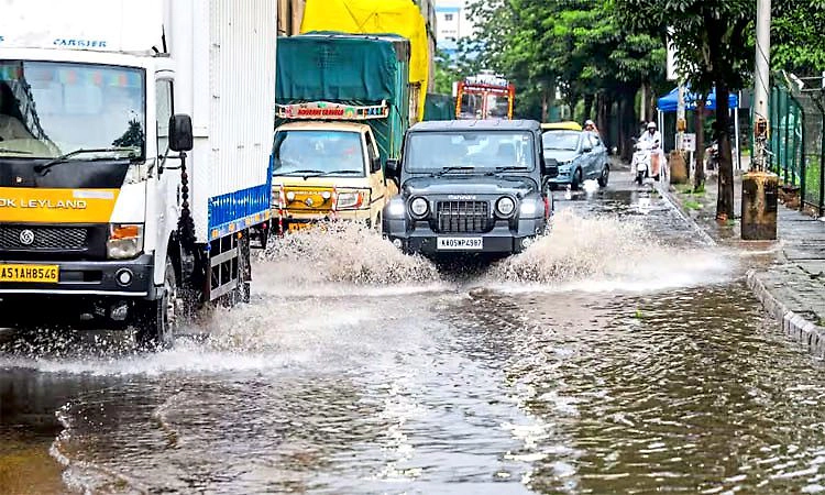 Ditwah: ದಿತ್ವಾ ಚಂಡಮಾರುತ ಎಫೆಕ್ಟ್-ಕರ್ನಾಟಕದ 17 ಜಿಲ್ಲೆಗಳಲ್ಲಿ ಯೆಲ್ಲೋ ಅಲರ್ಟ್‌ ಘೋಷಣೆ