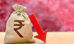 Rupee V/s Dollar: ಡಾಲರ್‌ ಎದುರು ರೂಪಾಯಿ ಮೌಲ್ಯ ದಾಖಲೆಯ ಸಾರ್ವಕಾಲಿಕ ಕುಸಿತ
