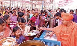 ಗವಿಮಠದ ಜಾತ್ರೆಯಲಿ ದಾಸೋಹದ ವೈಭವ