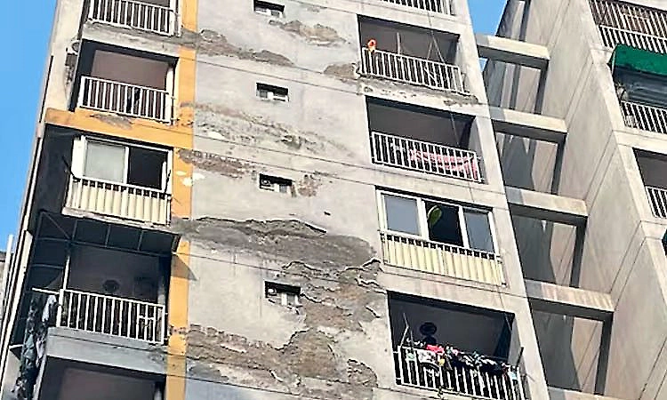 Three minor sisters die after jumping off ninth-floor in Ghaziabad