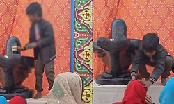 Viral Video: 10 ರೂಪಾಯಿಗೆ ಶಿವನ ಆಶೀರ್ವಾದ!: ಕೋಟ್ಯಂತರ ಜನರ ಹೃದಯ ಗೆದ್ದ ಬಾಲಕ!