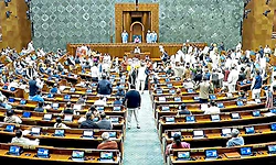 ವಿಪಕ್ಷಗಳ ಗದ್ದಲ: ಪ್ರಧಾನಿ ಮೋದಿ ಭಾಷಣ ರದ್ದು... ಲೋಕಸಭೆ ಕಲಾಪ ನಾಳೆಗೆ ಮುಂದೂಡಿಕೆ