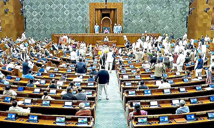 ವಿಪಕ್ಷಗಳ ಗದ್ದಲ: ಪ್ರಧಾನಿ ಮೋದಿ ಭಾಷಣ ರದ್ದು... ಲೋಕಸಭೆ ಕಲಾಪ ನಾಳೆಗೆ ಮುಂದೂಡಿಕೆ