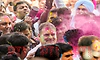 Rahul celebrates Holi with Cong workers at party office