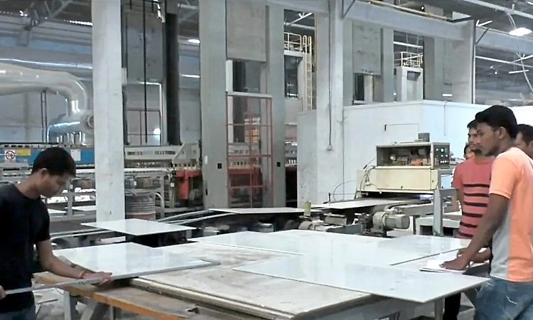 ಇರಾನ್ ಯುದ್ಧದ ಬಿಸಿ: ಸಂಕಷ್ಟದಲ್ಲಿ ಗುಜರಾತ್‌ನ ಮೊರ್ಬಿ ಟೈಲ್ಸ್ ಉದ್ಯಮ