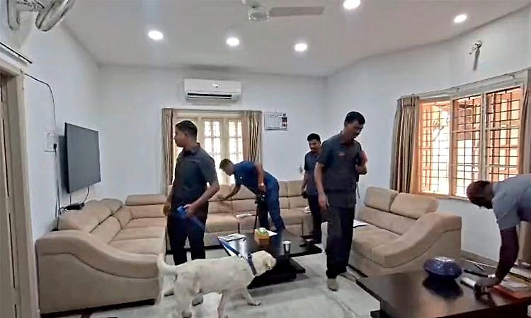 ದಾವಣಗೆರೆ ಜಿಲ್ಲಾಧಿಕಾರಿ ಮನೆಗೂ ಹುಸಿ ಬಾಂಬ್‌ ಬೆದರಿಕೆ ಕರೆ!