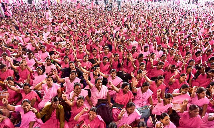 ಅವಿಭಜಿತ ಜಿಲ್ಲೆಯಲ್ಲಿ 163 ಮಂದಿ ಆಶಾ ಕಾರ್ಯಕರ್ತೆಯರ ಕೆಲಸಕ್ಕೆ ಕತ್ತರಿ!