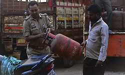 Delhi govt mandates LPG supply to businesses only if they apply for PNG connection