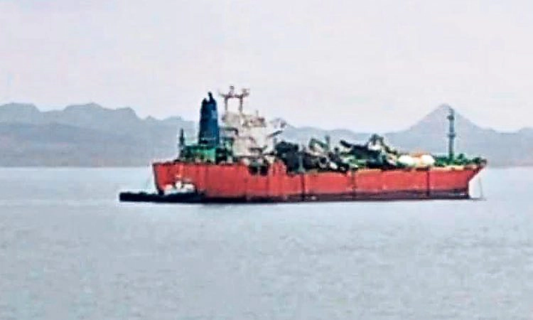 ನಮ್ಮ ಹಡಗಿನ ಬಳಿಯೇ ಕ್ಷಿಪಣಿ ದಾಳಿ!: ಮಂಗಳೂರು ನಾವಿಕ