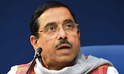 ಕಾಂಗ್ರೆಸ್‌ ಧನದಾಹದಿಂದ ಆತ್ಮನಿರ್ಭರ ಭಾರತಕ್ಕೆ ಕೊಡಲಿ ಪೆಟ್ಟು: ಪ್ರಹ್ಲಾದ್‌ ಜೋಶಿ