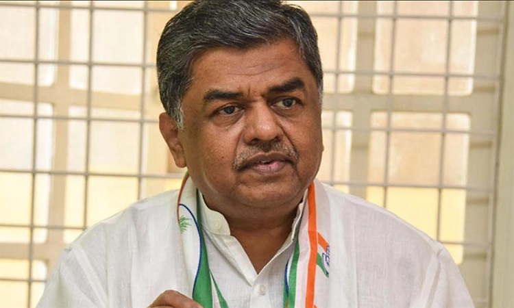 Shivakumar, Siddaramaiah congratulate Hariprasad on appointment as new K'taka Cong chief