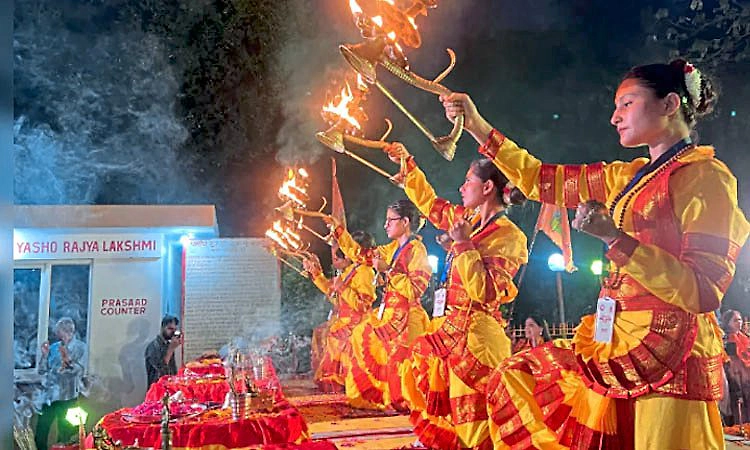 Jammu: ಐತಿಹಾಸಿಕ ರಘುನಾಥ ದೇವಾಲಯದಲ್ಲಿ ಮಹಿಳೆಯರಿಂದ ನಡೆಯಿತು ಮಹಾ ಆರತಿ