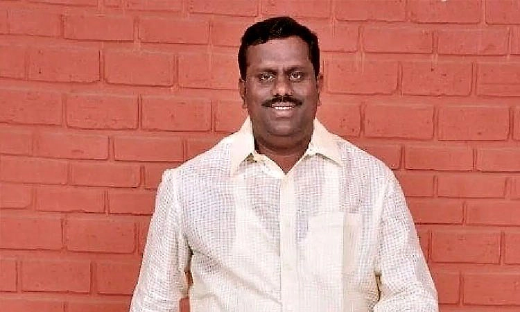 ಮನೆಯಲ್ಲೇ ಕುಳಿತರೆ ಯಾರೂ ಮಂತ್ರಿ ಮಾಡಲ್ಲ: ಹಿಟ್ನಾಳ್‌  