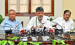 ಕೊನೆಗೂ 13 ಸಚಿವರಿಗೆ ಖಾತೆ ಹಂಚಿಕೆ ಮಾಡಿದ ಸಿಎಂ ಡಿಕೆ ಶಿವಕುಮಾರ್... ಯಾರಿಗೆ ಯಾವ ಖಾತೆ?