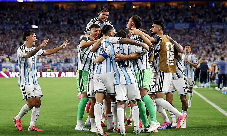 Argentina reaches FIFA World Cup last 16 after 3-2 win over Cape Verde