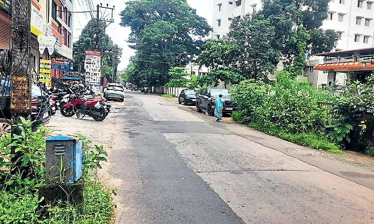 Udupi: ಮಿಷನ್‌ ಆಸ್ಪತ್ರೆ ರಸ್ತೆಯಲ್ಲಿ ಟೆನ್ಶನ್‌