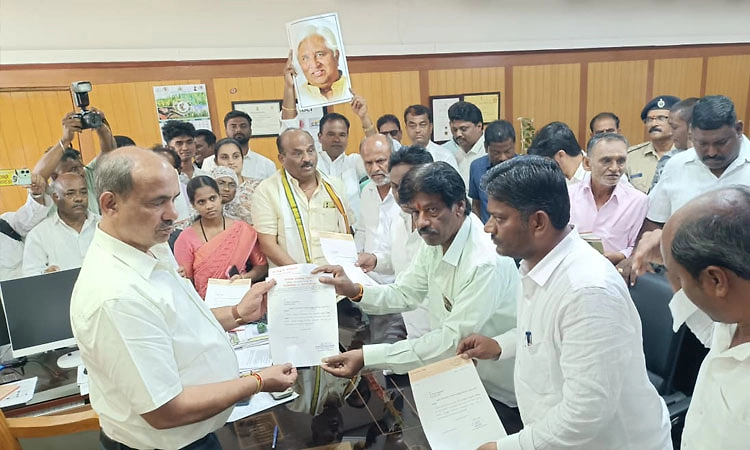 ಗದಗ-ಬೆಟಗೇರಿ ನಗರಸಭೆಯ 21 ಕಾಂಗ್ರೆಸ್ ಸದಸ್ಯರಿಂದ ಸಾಮೂಹಿಕ ರಾಜೀನಾಮೆ!