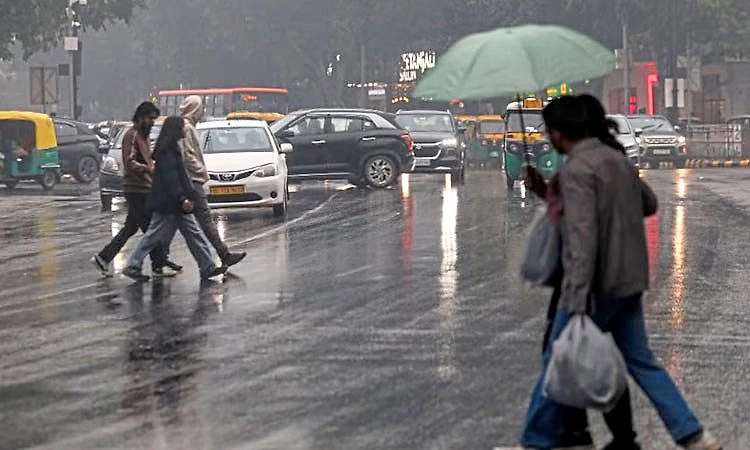 Red alert: ದೆಹಲಿ ಸುತ್ತಮುತ್ತ ಭಾರೀ ಮಳೆ... ಹವಾಮಾನ ಇಲಾಖೆಯಿಂದ ರೆಡ್ ಅಲರ್ಟ್ ಘೋಷಣೆ