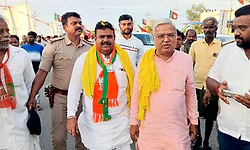 ಕೊಪ್ಪಳ ಗಡಿ ಪ್ರವೇಶಿಸಿದ ಬಿಜೆಪಿ ಪಾದಯಾತ್ರೆ: ಚನ್ನಳ್ಳಿ ಕ್ರಾಸ್‌ನಲ್ಲಿ ಭವ್ಯ ಸ್ವಾಗತ