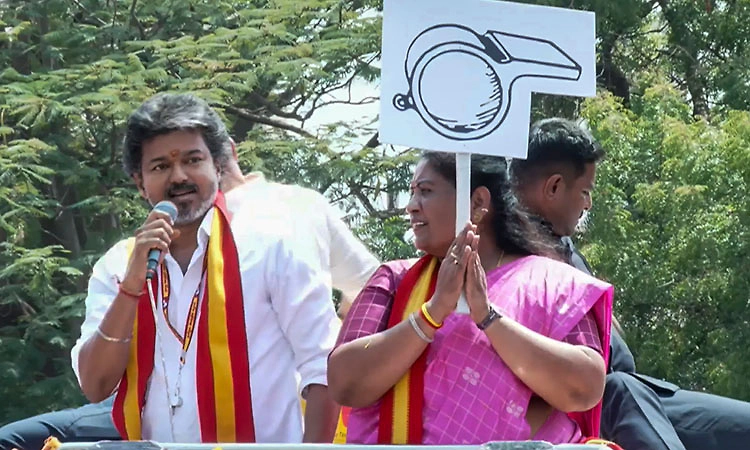 ಮಹಿಳಾ ಅಭ್ಯರ್ಥಿ ವಿರುದ್ಧದ ಅವಹೇಳನಕಾರಿ ಹೇಳಿಕೆ: ಸ್ಟಾಲಿನ್ ವಿರುದ್ಧ ಗುಡುಗಿದ ಸಿಎಂ ವಿಜಯ್