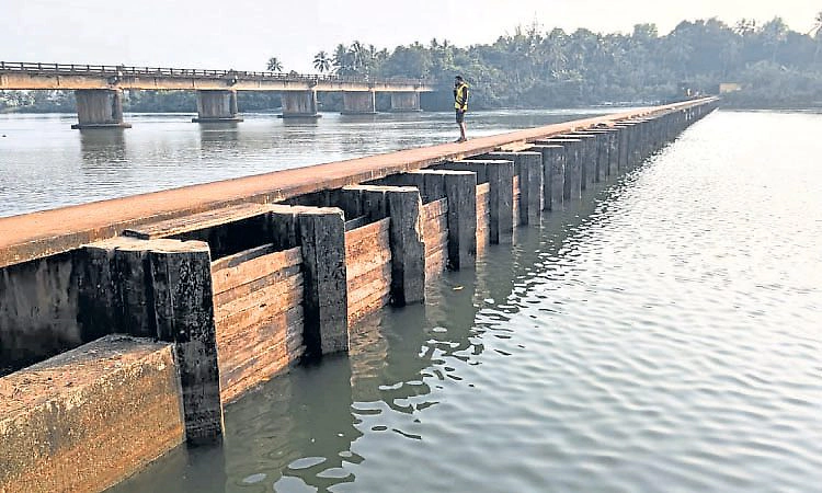 ತಿಂಗಳು ಮೊದಲೇ ಅಣೆಕಟ್ಟುಗಳಿಗೆ ಹಲಗೆ