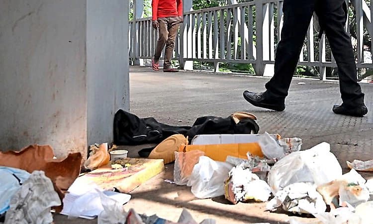 Bengaluru: Skywalk turns into a dumpyard, lifts defunct for months