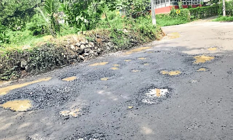 Repair works begin on Bantwal–Moodbidri road; residents demand full resurfacing after rains