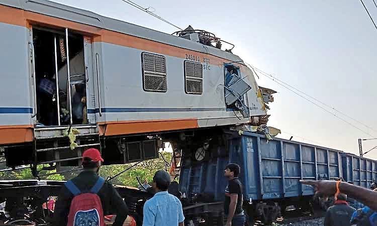 Chhattisgarh: ಗೂಡ್ಸ್ ರೈಲಿಗೆ ಢಿಕ್ಕಿ ಹೊಡೆದ ಪ್ಯಾಸೆಂಜರ್ ರೈಲು, 4 ಮೃತ್ಯು, ಹಲವರಿಗೆ ಗಾಯ