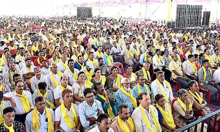 Mangaluru: ವೇಣು, ಸಿಎಂ ಮುಂದೆ ಅಭಿಮಾನಿಗಳ ಜೈಕಾರ