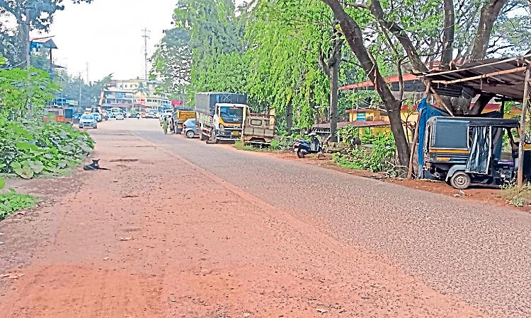 Bantwal: ಅರ್ಧ ಕಿ.ಮೀ. ರಸ್ತೆ ಅಭಿವೃದ್ಧಿ ಮರೀಚಿಕೆ!