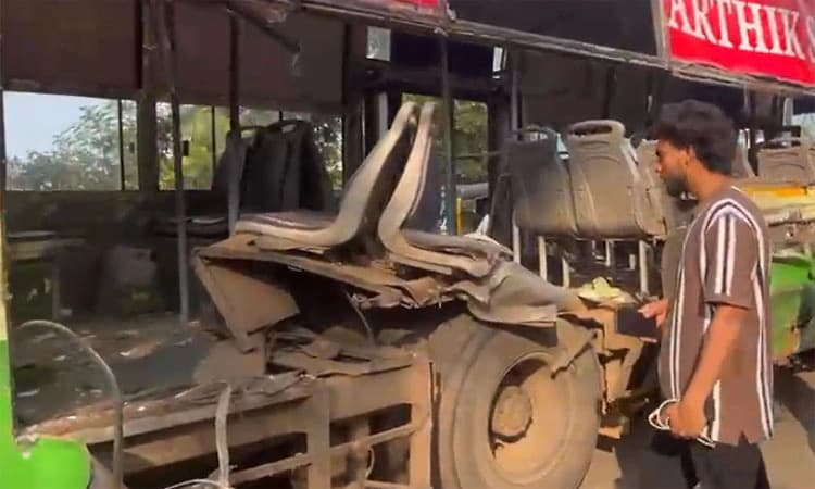 Kundapura; ಸರಕಾರಿ ಬಸ್ ಗೆ ಟಿಪ್ಪರ್  ಢಿಕ್ಕಿ: ಇಬ್ಬರು ವಿದ್ಯಾರ್ಥಿನಿಯರ ಸ್ಥಿತಿ ಗಂಭೀರ