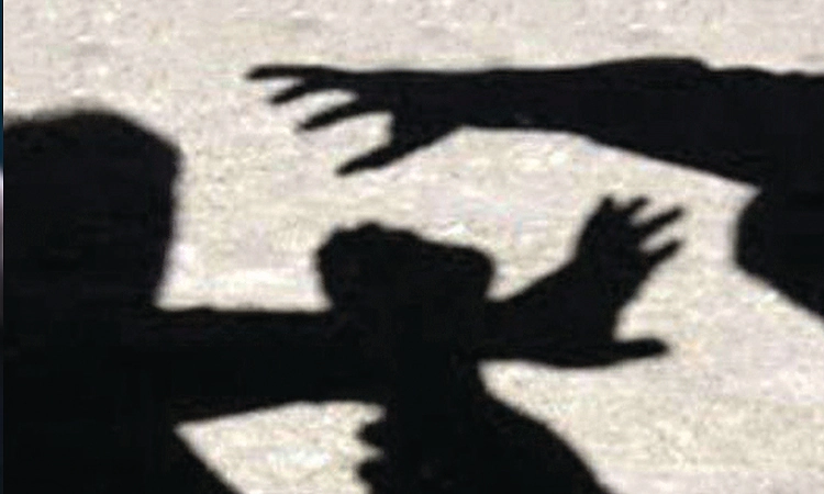 Koppalatota: ಮನೆಗೆ ನುಗ್ಗಿ ಹಲ್ಲೆ