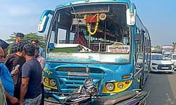 Kaup : ಸ್ಕೂಟಿ ಬಸ್ಸಿನಡಿಗೆ ಬಿದ್ದು ಸವಾರ ಸಾವು