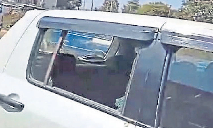 Thieves rob 2.5 Lakh rupees borrowed for wife's treatment!