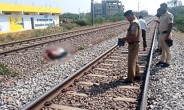Koppal: ರೈಲ್ವೆ ಹಳಿ ಬಳಿ ಯುವಕನ ಮೃತದೇಹ ಪತ್ತೆ