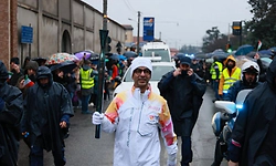 Winter Olympics: ಒಲಿಂಪಿಕ್ ಜ್ಯೋತಿ ಬೆಳಗಿದ ಭಾರತದ ಶೂಟಿಂಗ್ ದಿಗ್ಗಜ ಅಭಿನವ್ ಬಿಂದ್ರಾ!