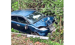 Kadaba: ಕಾರು ವಿದ್ಯುತ್ ಕಂಬಕ್ಕೆ ಢಿಕ್ಕಿ, ಕಂಬಕ್ಕೆ ಹಾನಿ