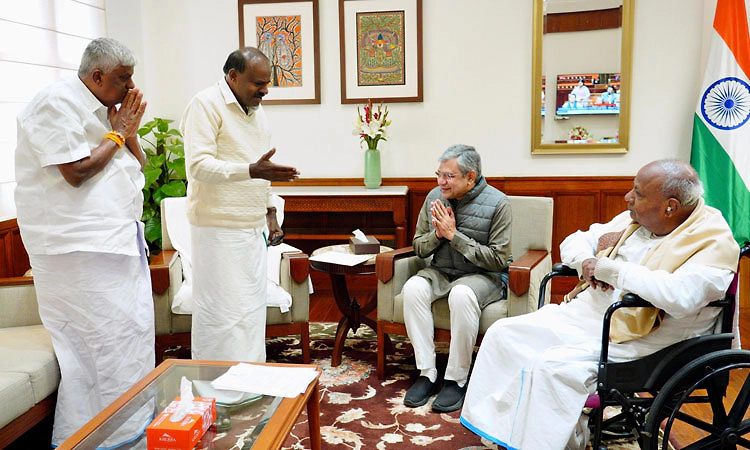 ಬೆಂಗ್ಳೂರು-ಹೈದರಾಬಾದ್ ಹೈ-ಸ್ಪೀಡ್ ರೈಲ್ವೆ ಕಾರಿಡಾರ್ ಬೀದರ್‌ಗೆ ವಿಸ್ತರಿಸಿ: ದೇವೇಗೌಡ