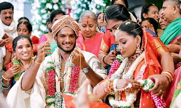 Vyshak Vijaykumar: ದಾಂಪತ್ಯ ಜೀವನಕ್ಕೆ ಕಾಲಿಟ್ಟ ಕ್ರಿಕೆಟಿಗ ವೈಶಾಕ್‌ ವಿಜಯ್‌ ಕುಮಾರ್‌