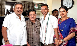 Zameer joins campaign in Davanagere South bypoll, dismisses rift rumours