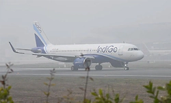 Bomb threat on Bengaluru–Delhi flight, passengers deboarded for checks