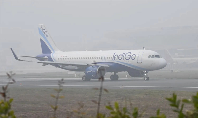 Bengaluru-Delhi;ವಿಮಾನದಲ್ಲಿ ಬಾಂಬ್ ಬೆದರಿಕೆ: ಪ್ರಯಾಣಿಕರನ್ನು ಕೆಳಗಿಳಿಸಿ ತಪಾಸಣೆ